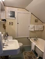 Marshlands Inn