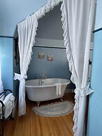 Marshlands Inn