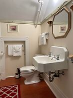 Marshlands Inn