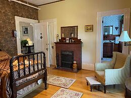 Marshlands Inn