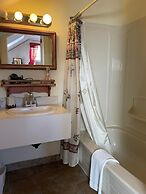 Marshlands Inn