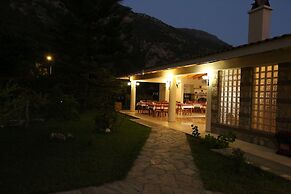 Mavruka Hotel
