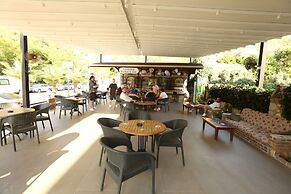 Mavruka Hotel