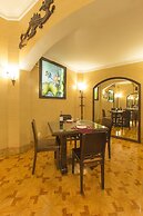 Dragon Hotel
