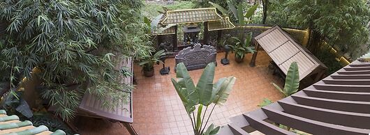 Dragon Hotel