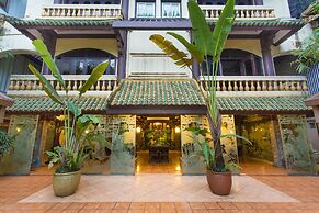 Dragon Hotel