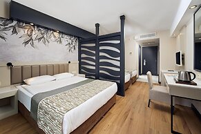 Seaden Sea World Resort & Spa
