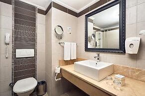 Seaden Sea World Resort & Spa