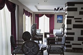 Holiday City Hotel