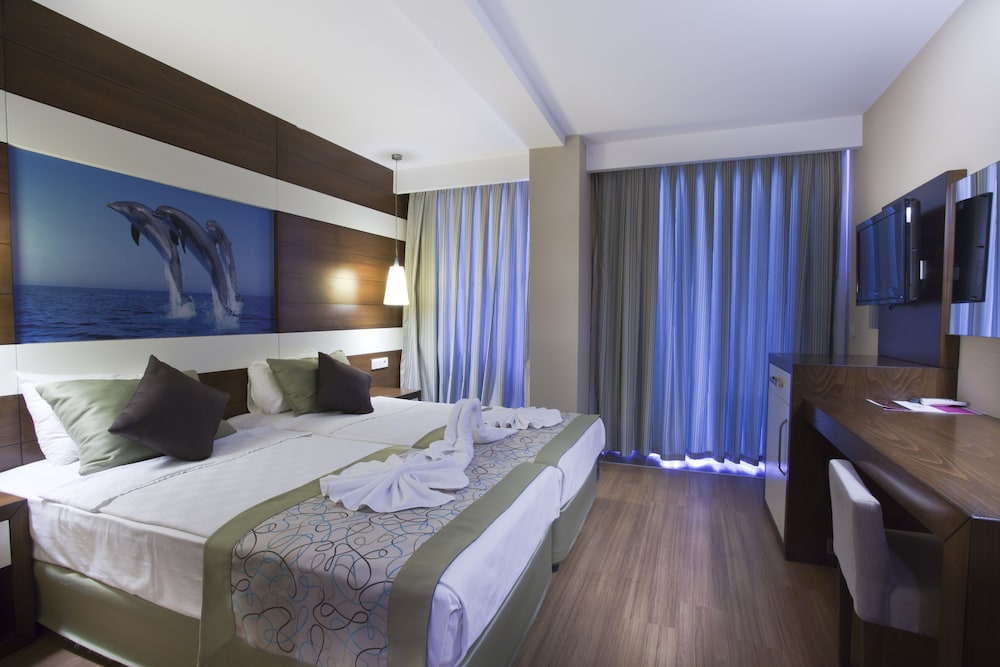 Holiday City Hotel
