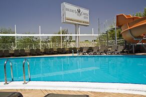 Holiday City Hotel