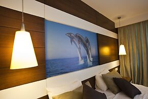 Holiday City Hotel