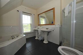 Little Shemogue Inn