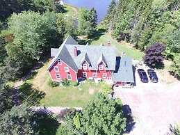 Little Shemogue Inn