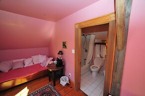 Little Shemogue Inn