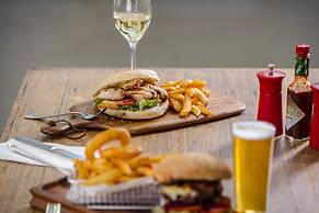 ibis Mackay