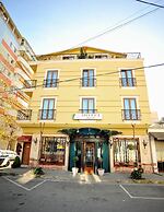 Dream Hotel
