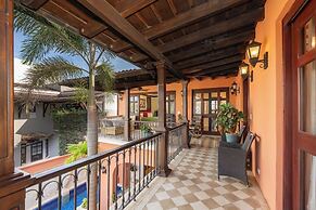 Las Catalinas Doorway