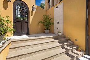 Las Catalinas Doorway