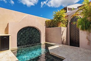 Las Catalinas Doorway