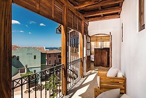 Las Catalinas Doorway