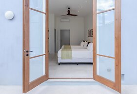 Las Catalinas Doorway