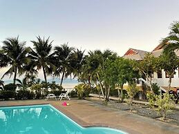 Krisada Beach Resort