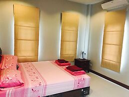 Krisada Beach Resort