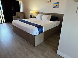 Sand Pebbles Inn