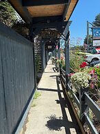 Sand Pebbles Inn