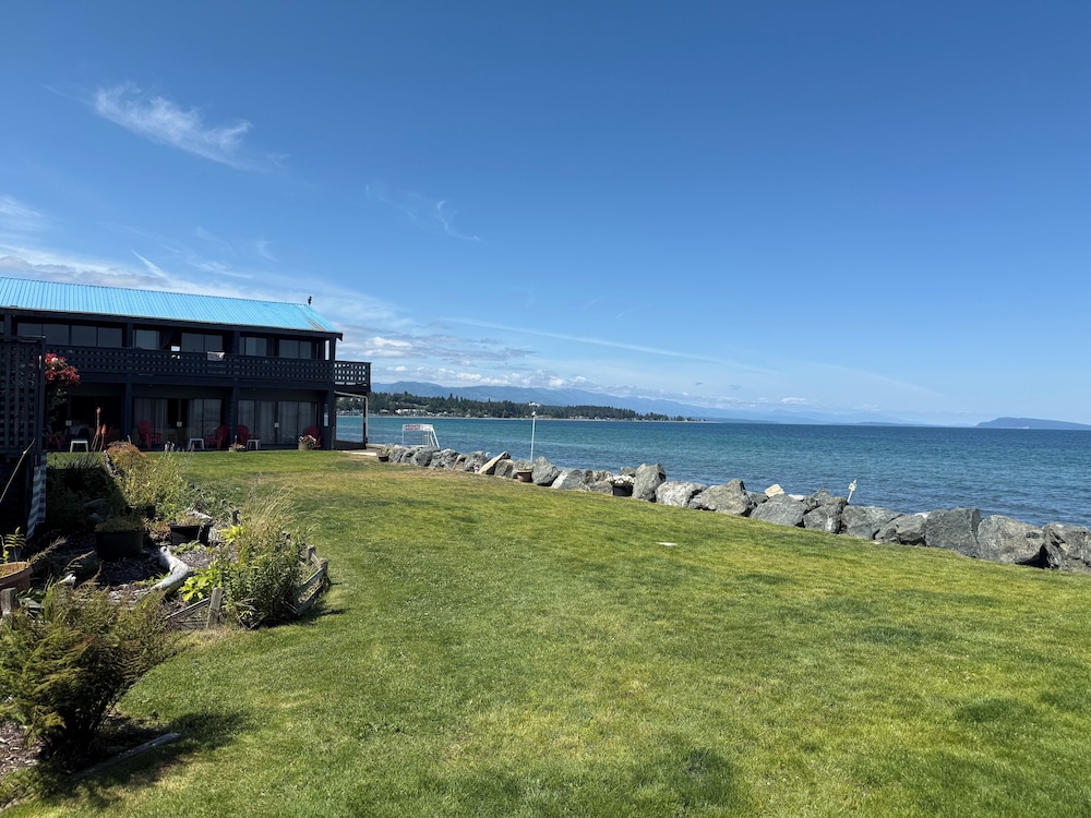 Sand Pebbles Inn