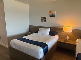 Sand Pebbles Inn