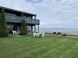 Sand Pebbles Inn