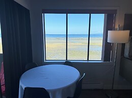 Sand Pebbles Inn