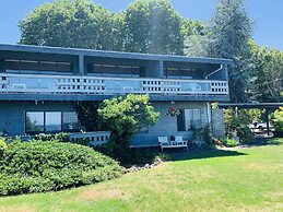 Sand Pebbles Inn