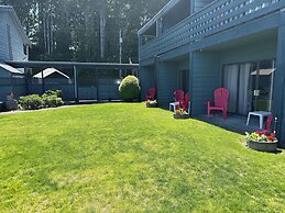 Sand Pebbles Inn
