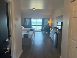 Sand Pebbles Inn