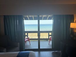 Sand Pebbles Inn
