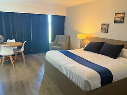 Sand Pebbles Inn