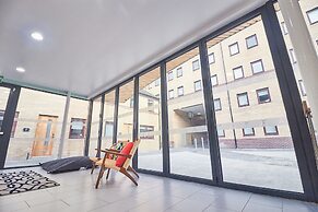 Destiny Student Meadow Court - Campus Accommodation