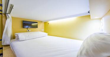 Matchbox Bangkok Hostel