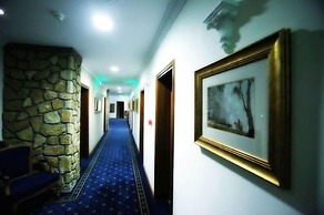 Afkos Grammos Luxury Boutique Hotel
