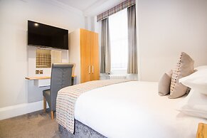 White Hart Hotel & Apartments