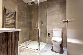 White Hart Hotel & Apartments
