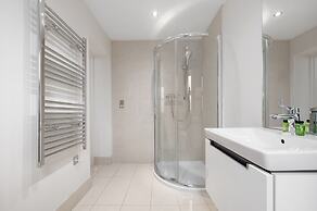 White Hart Hotel & Apartments