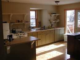 Algonquin Cottage Outpost