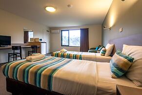 Kingston Hotel