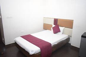 Hotel Tamizh Park