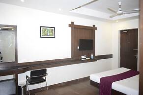 Hotel Tamizh Park