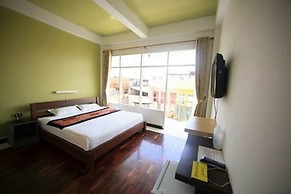 New iHouse Hotel - Hostel
